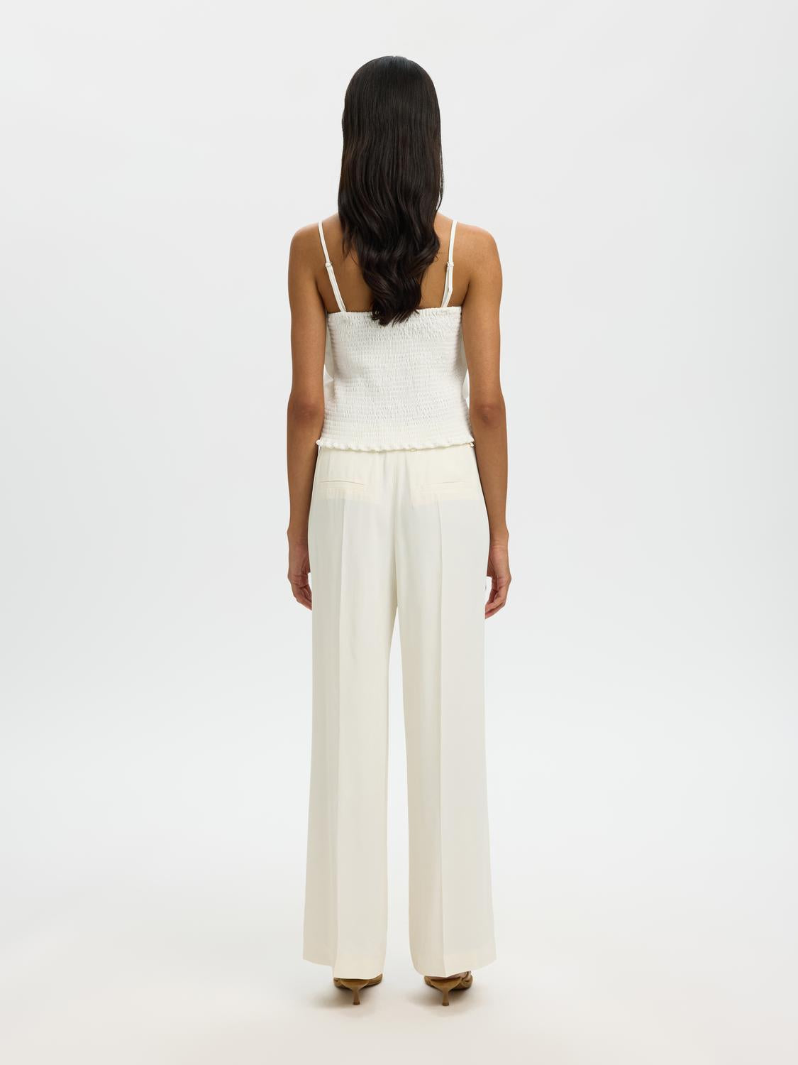 model_shot-back